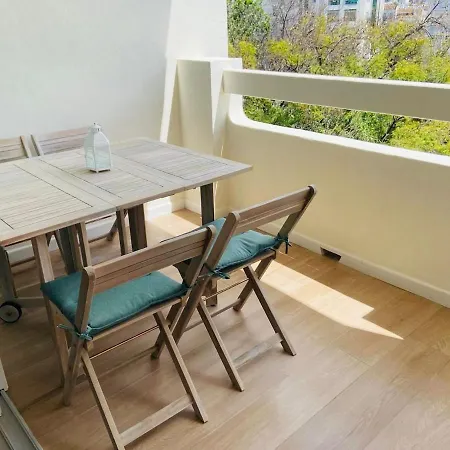 Renovado En El Centro De Apartment