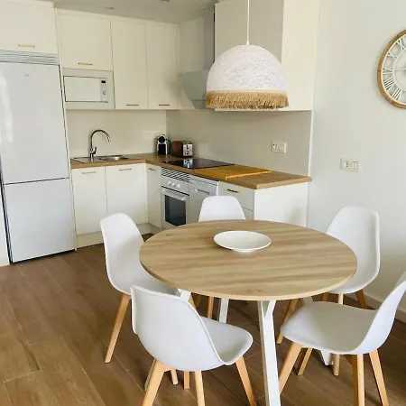 Renovado En El Centro De Apartment